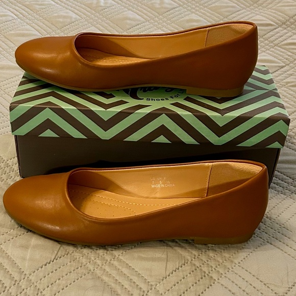 TRARY Women’s Brown Flats, EUC, Size 7 - Picture 3 of 6
